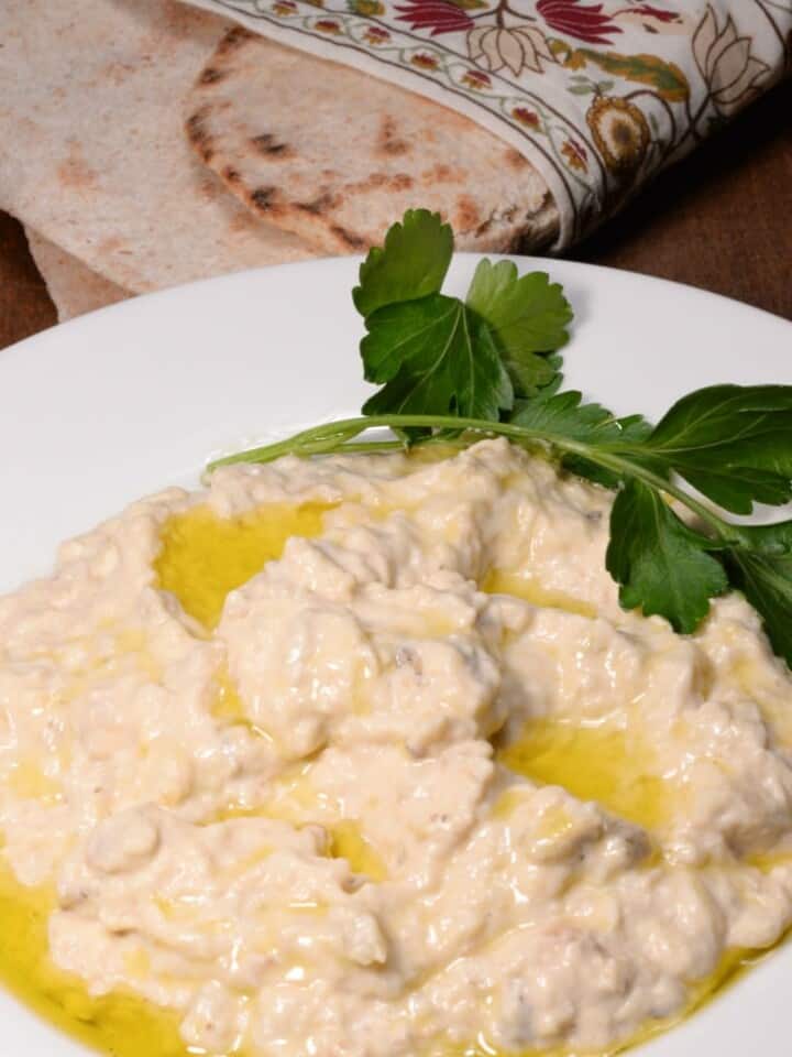 Jordanian Fattoush ( Arabic Salad with Toasted Bread) International