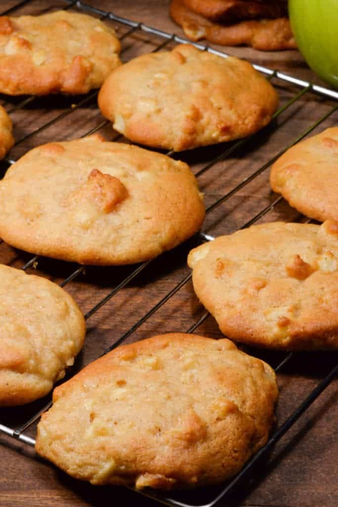 Lithuanian apple cookies